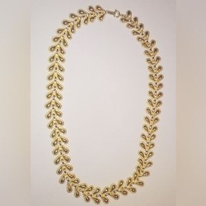 Vintage Avon Gold Tone Necklace